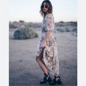 Aritzia Wilfred floral boho dress WORN
NWT ON TV NWT